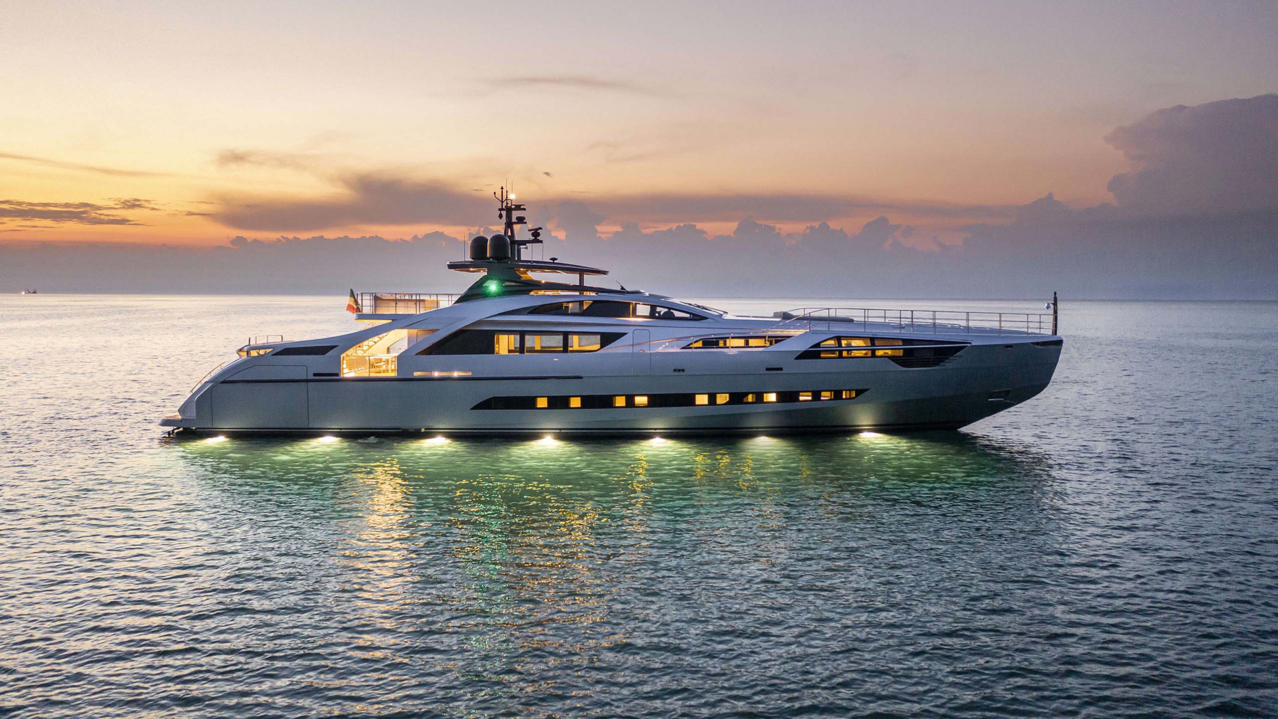 Pershing - Sieckmann Yachts