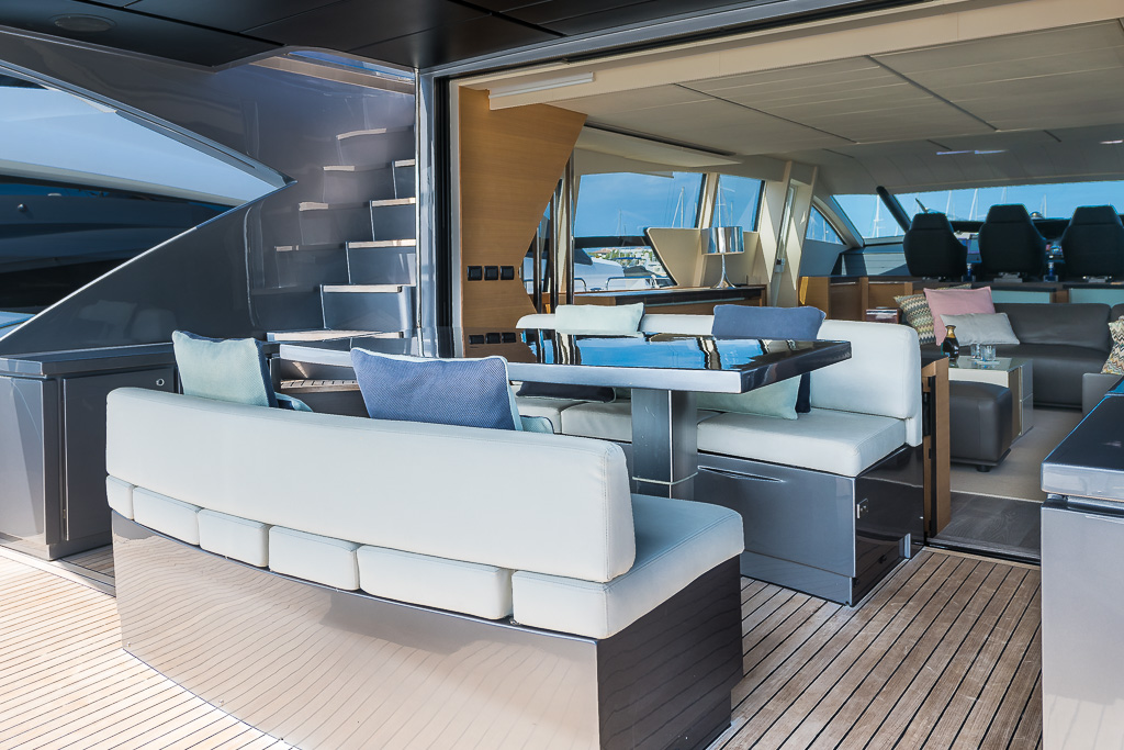 _GW84711-WEB Pershing 92 - Sieckmann Yachts