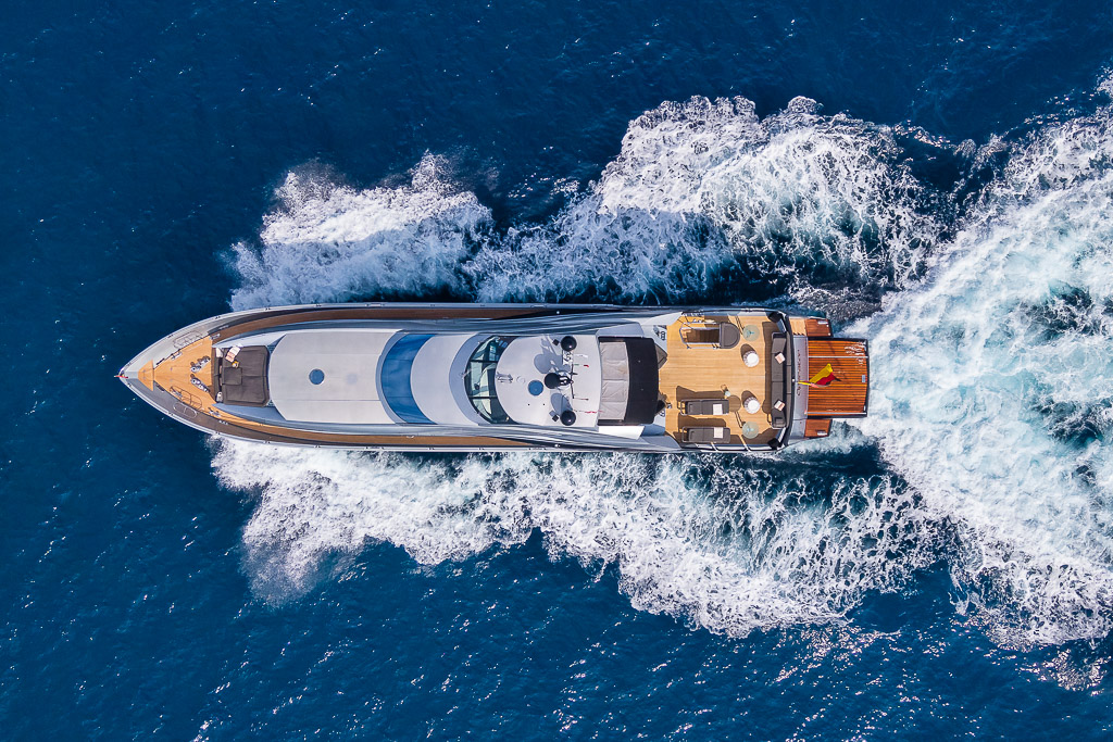 Sieckmann-Yachts-Sunseeker-105-Smooth-Operator-8 Sunseeker Smooth Operator - Sieckmann Yachts