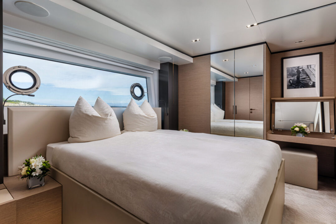 Custom Line Navetta 33 - Sieckmann Yachts