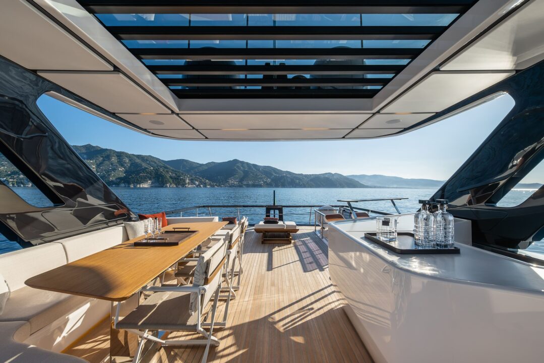 Ferretti Yachts 800 - Sieckmann Yachts