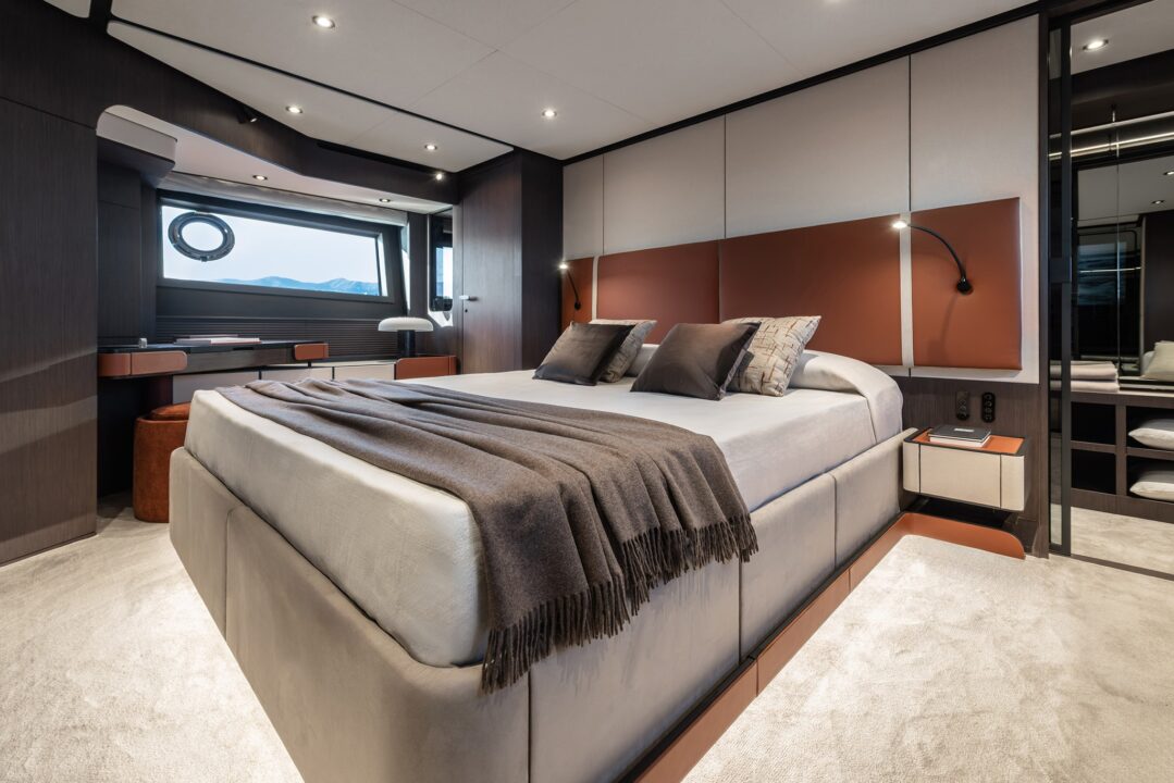 Ferretti Yachts 800 - Sieckmann Yachts
