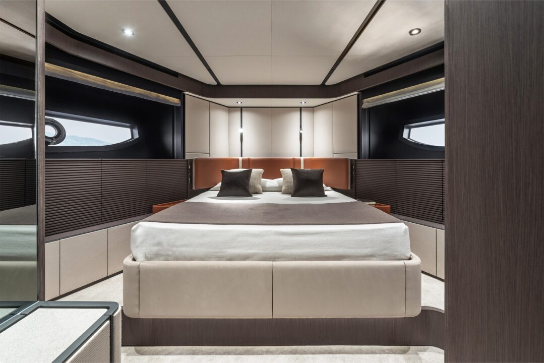 Ferretti Yachts 800 - Sieckmann Yachts