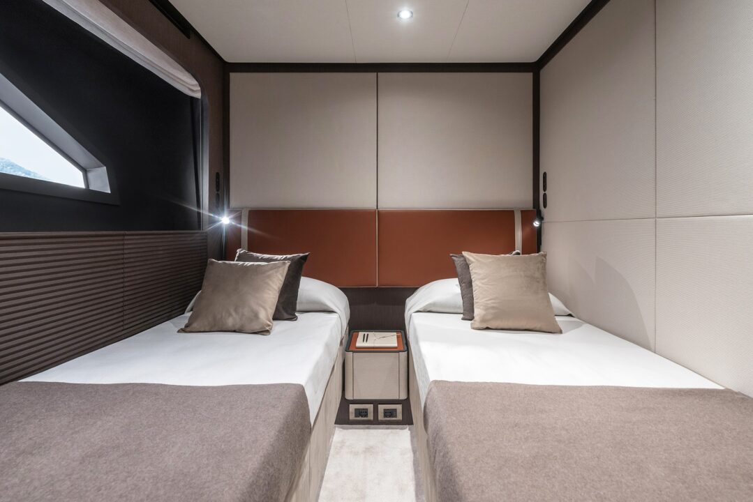 Ferretti Yachts 800 - Sieckmann Yachts