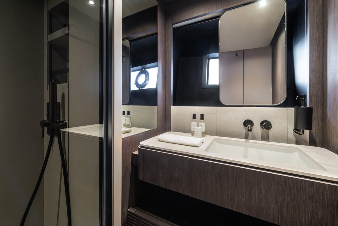 Ferretti Yachts 800 - Sieckmann Yachts