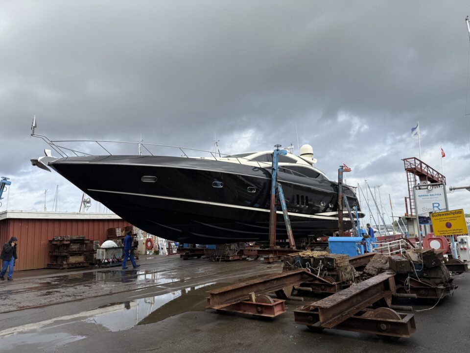 Sunseeker Predator 82 - Sieckmann Yachts